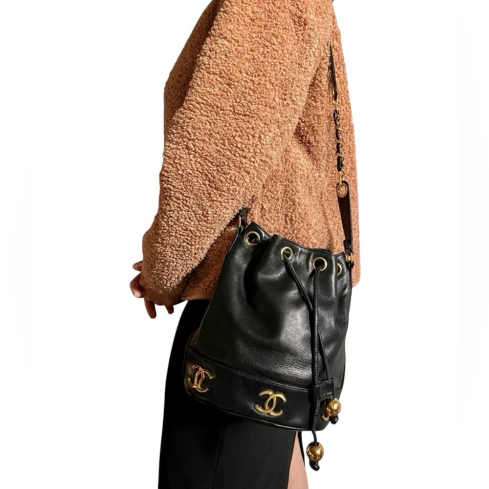 CHANEL Authentic Black Lambskin Leather CC 90s Mini Bucket Bag 24K Gold Hardware - Picture 6 of 14